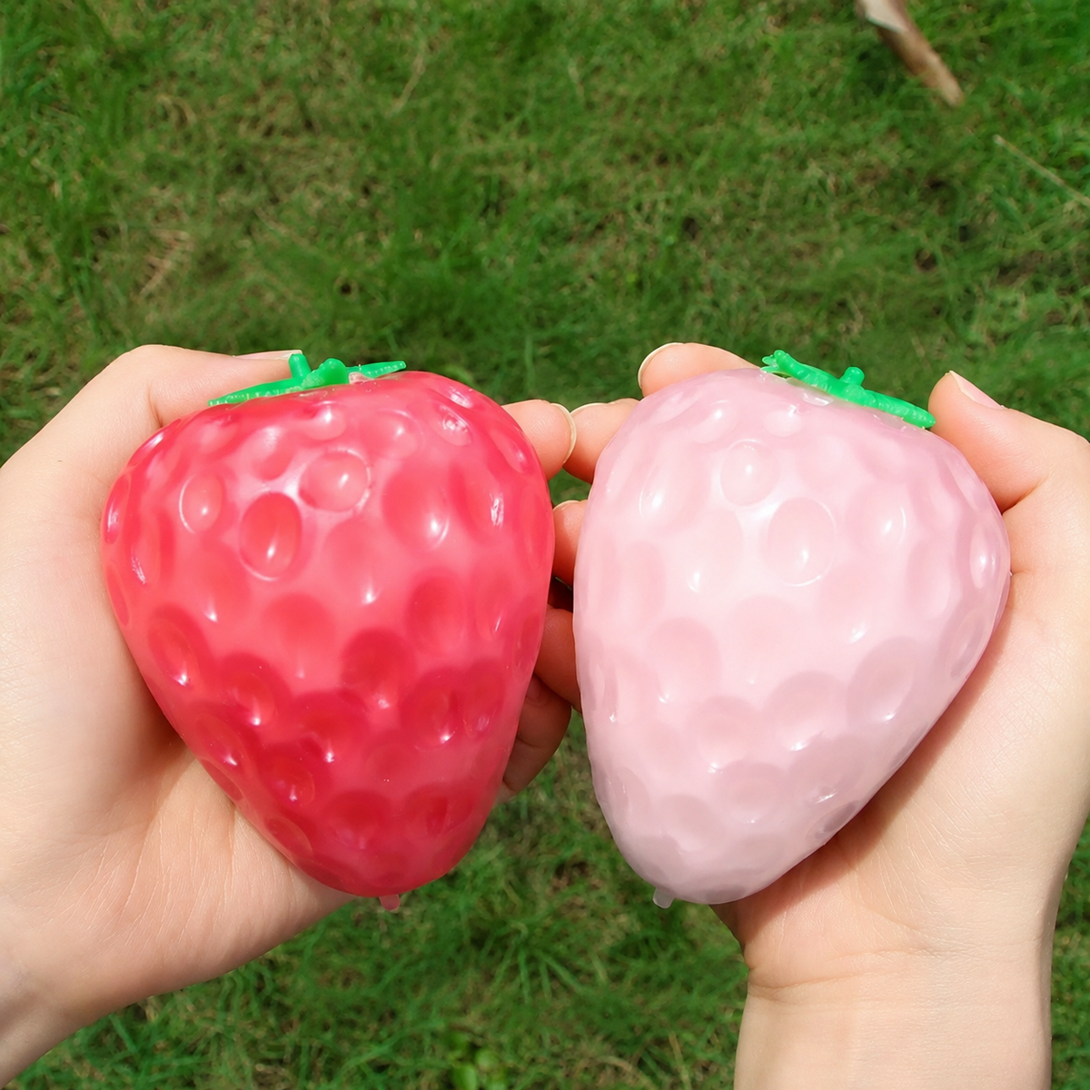 🍓 Strawberry  Squishy – UV Color Change Strawberry Squishy